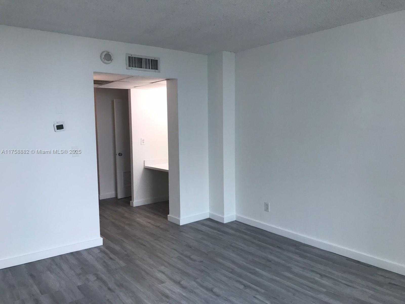 Small Image of 19380 COLLINS AVE #1018, Sunny Isles Beach Number 2