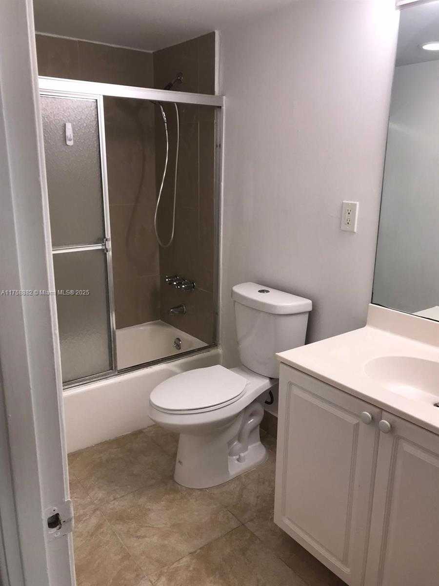 Small Image of 19380 COLLINS AVE #1018, Sunny Isles Beach Number 4
