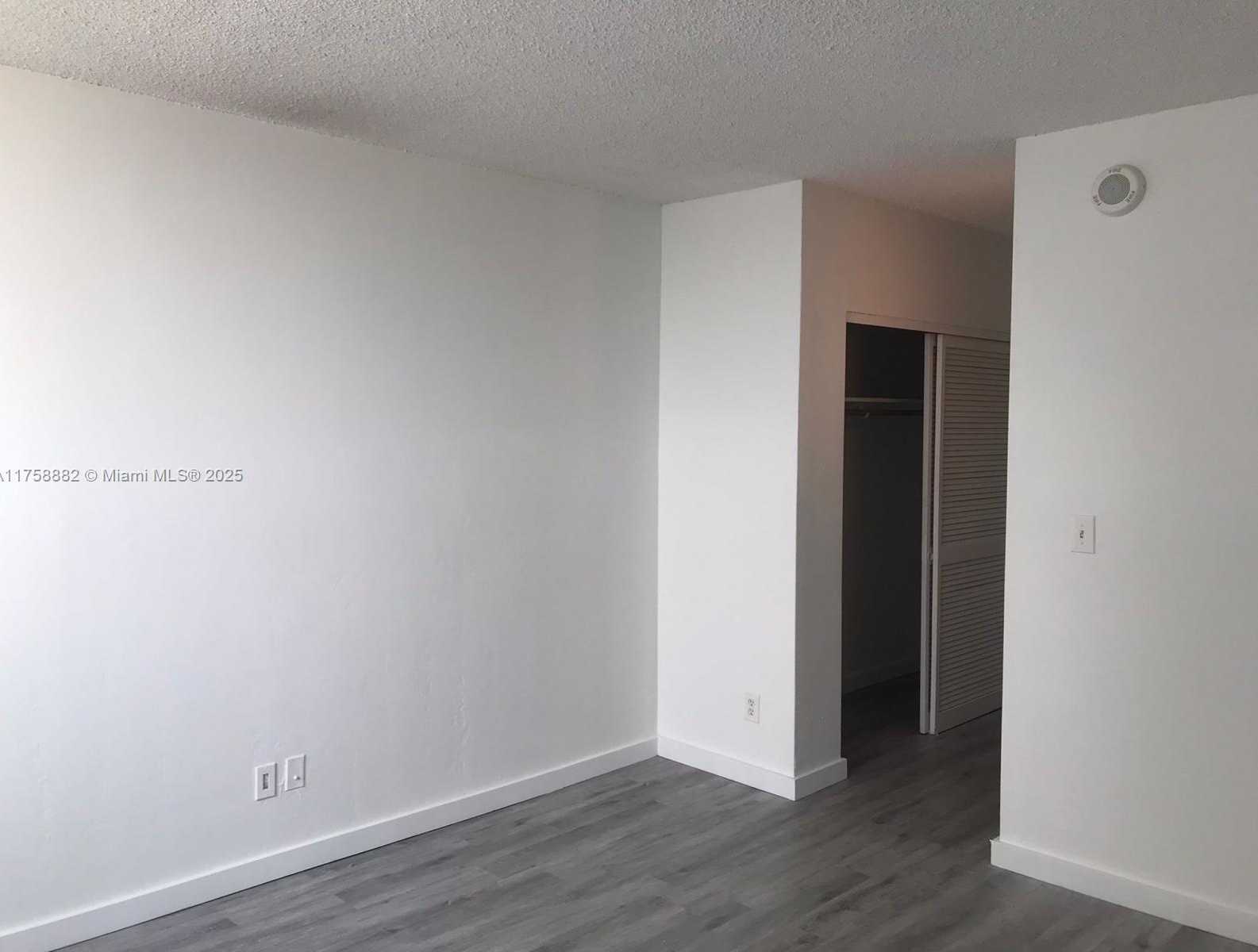 Small Image of 19380 COLLINS AVE #1018, Sunny Isles Beach Number 6