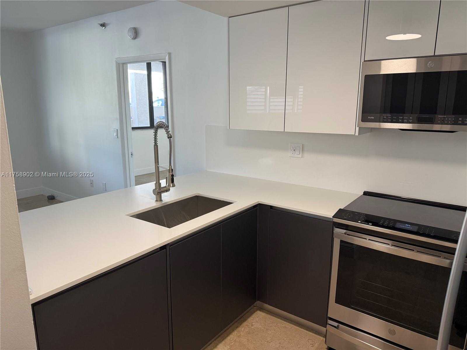 Small Image of 540 BRICKELL KEY DR #410, Miami Number 5