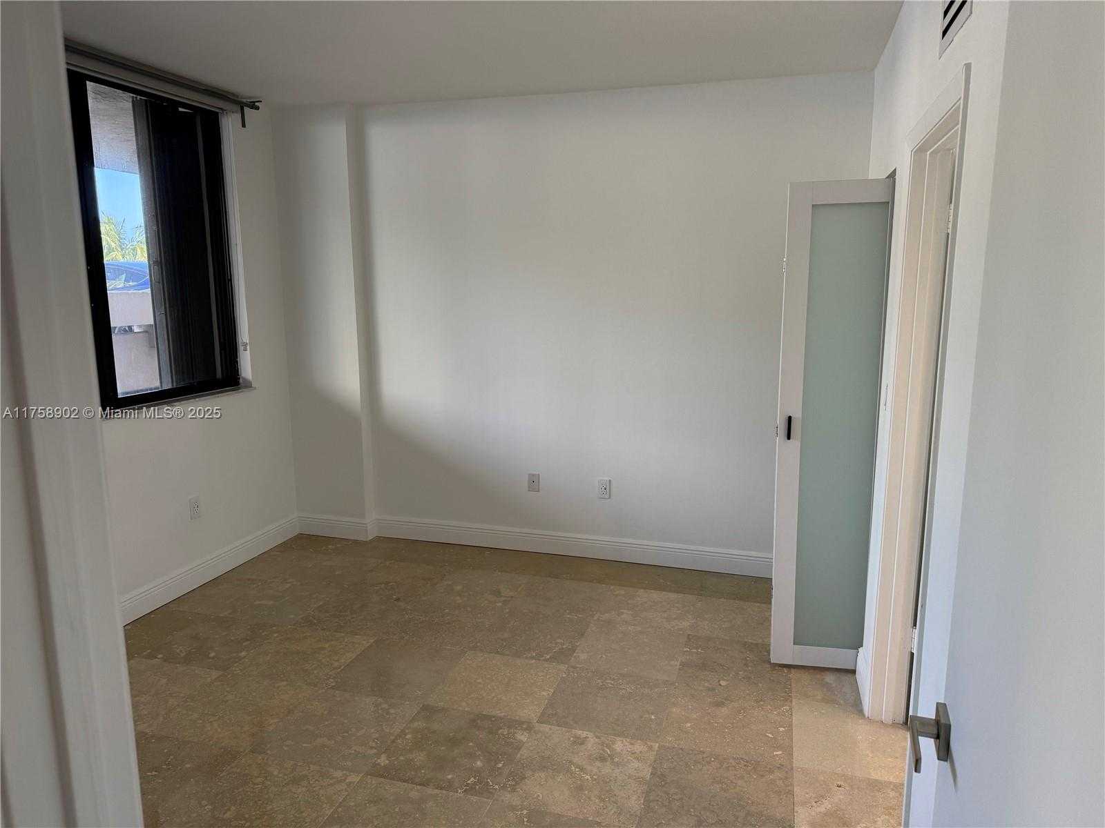 Small Image of 540 BRICKELL KEY DR #410, Miami Number 7