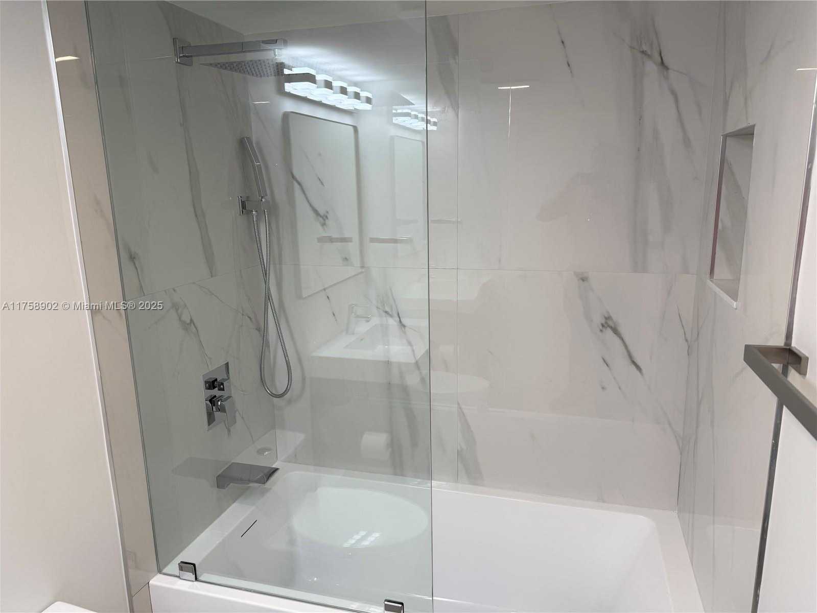 Small Image of 540 BRICKELL KEY DR #410, Miami Number 9