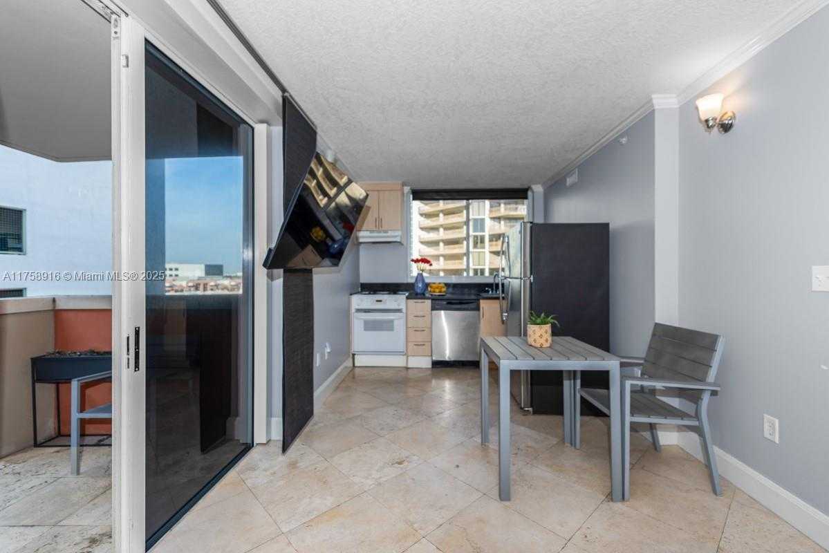 Small Image of 2951 SOUTH BAYSHORE DR #917, Miami Number 2