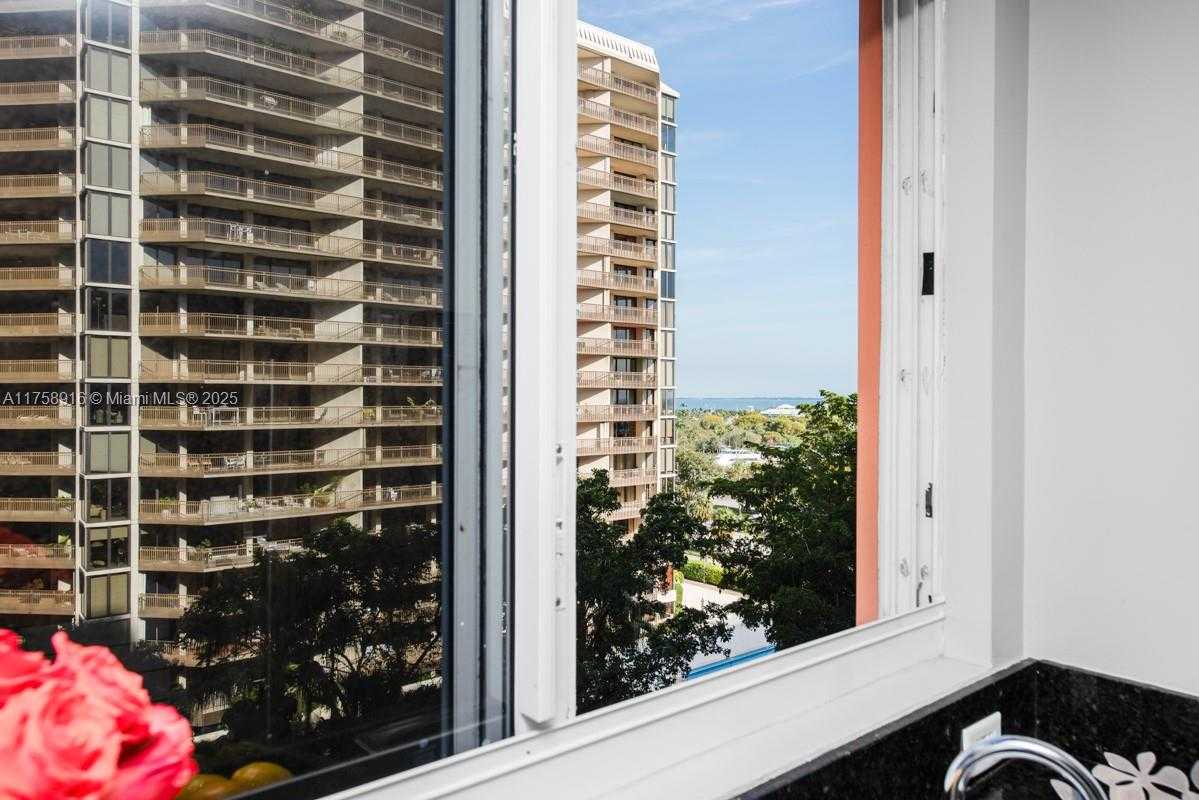 Small Image of 2951 SOUTH BAYSHORE DR #917, Miami Number 5