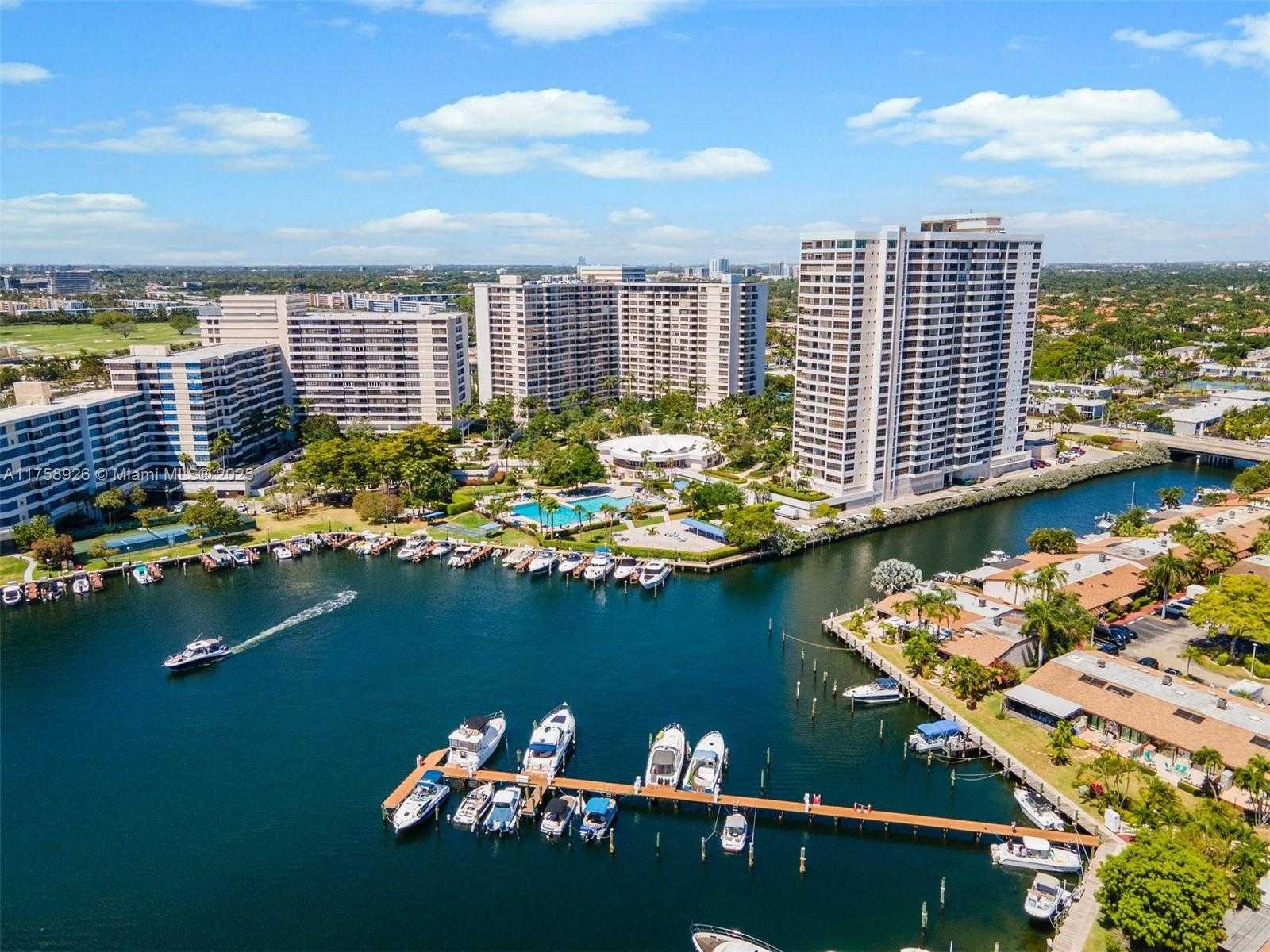 Small Image of 2500 PARKVIEW DR #2206, Hallandale Beach Number 15