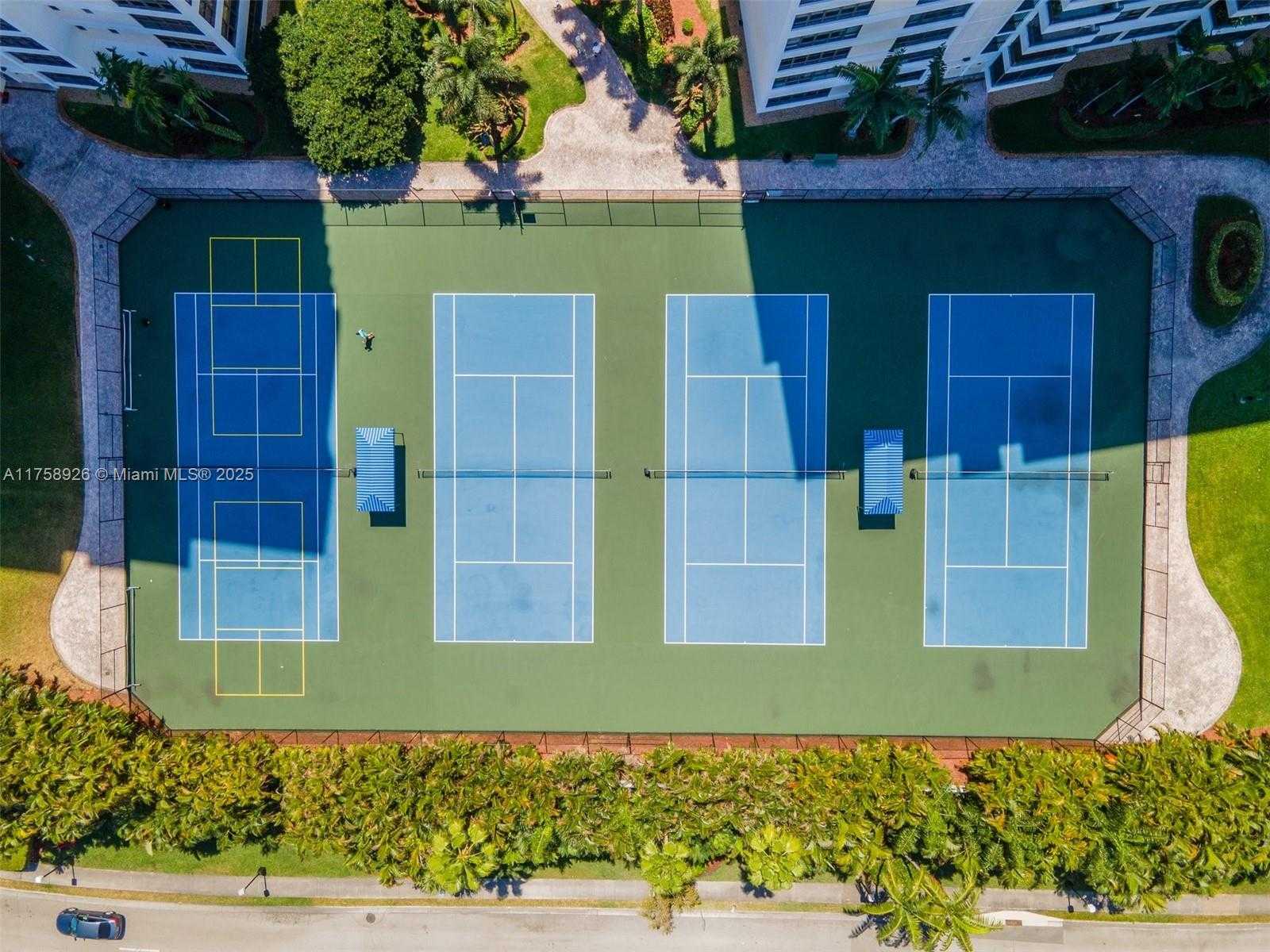 Small Image of 2500 PARKVIEW DR #2206, Hallandale Beach Number 7