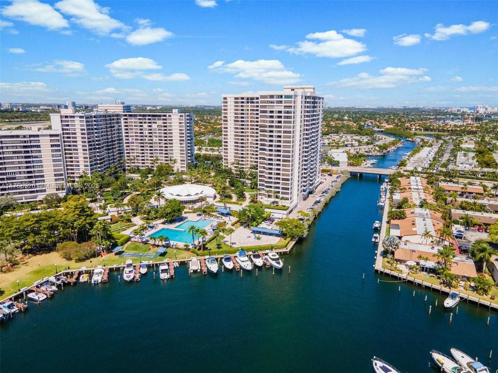 Small Image of 2500 PARKVIEW DR #2206, Hallandale Beach Number 9