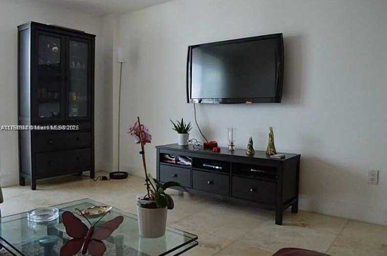 Small Image of 150 SOUTH EAST 25 RD #9B, Miami Number 14