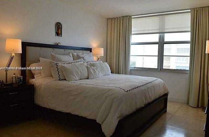 Small Image of 150 SOUTH EAST 25 RD #9B, Miami Number 18