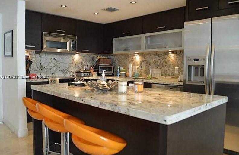 Small Image of 150 SOUTH EAST 25 RD #9B, Miami Number 6