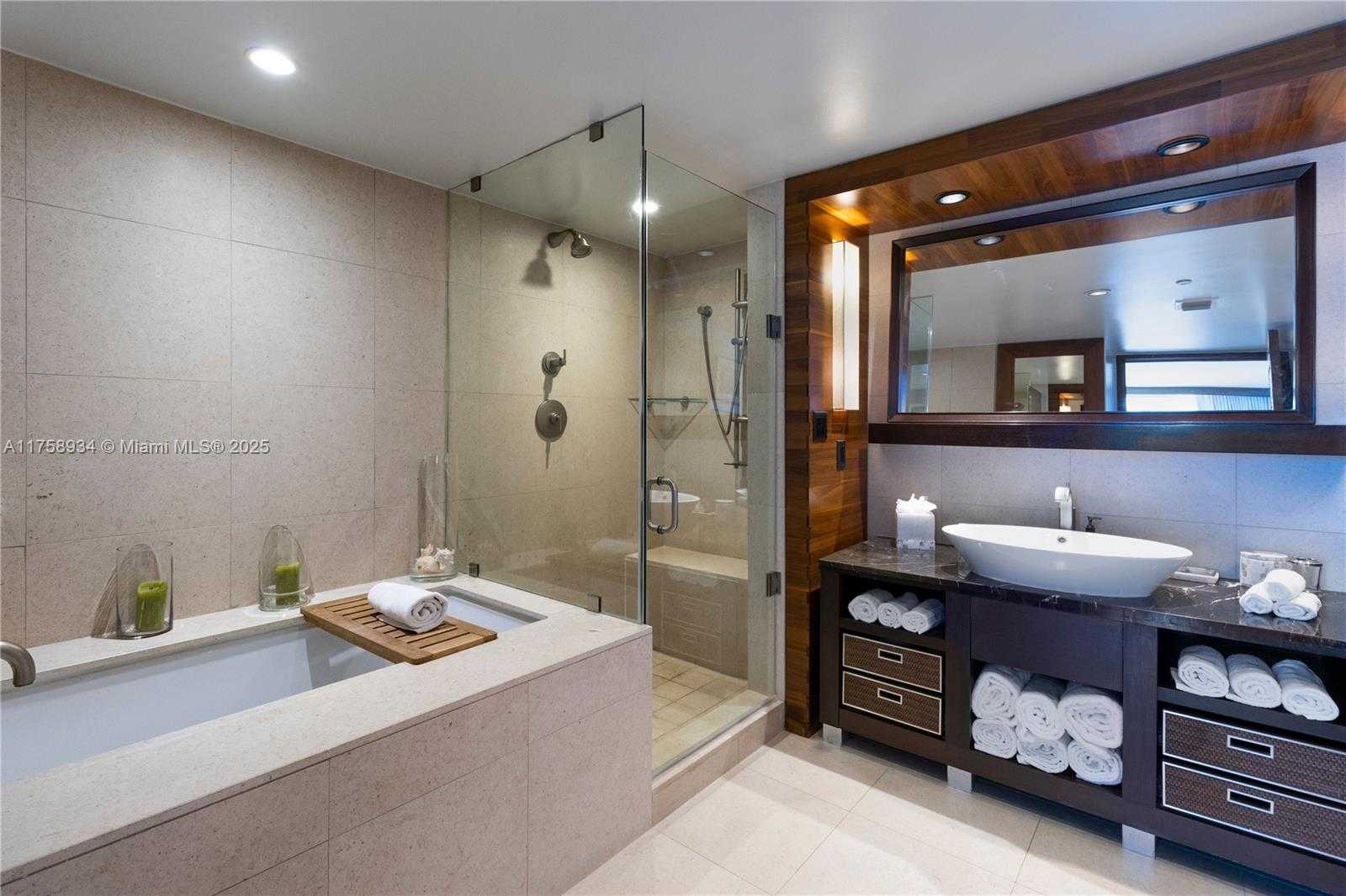 Small Image of 6801 COLLINS AVE #610 DOOR #612, Miami Beach Number 12