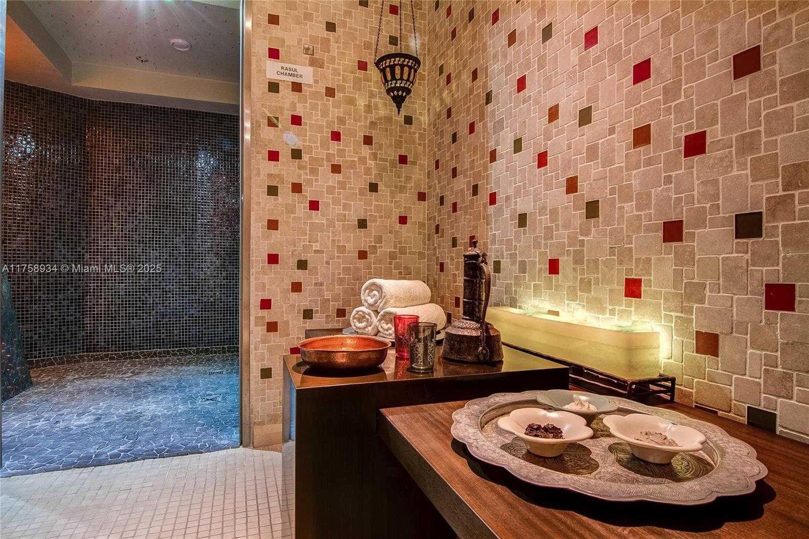 Small Image of 6801 COLLINS AVE #610 DOOR #612, Miami Beach Number 23