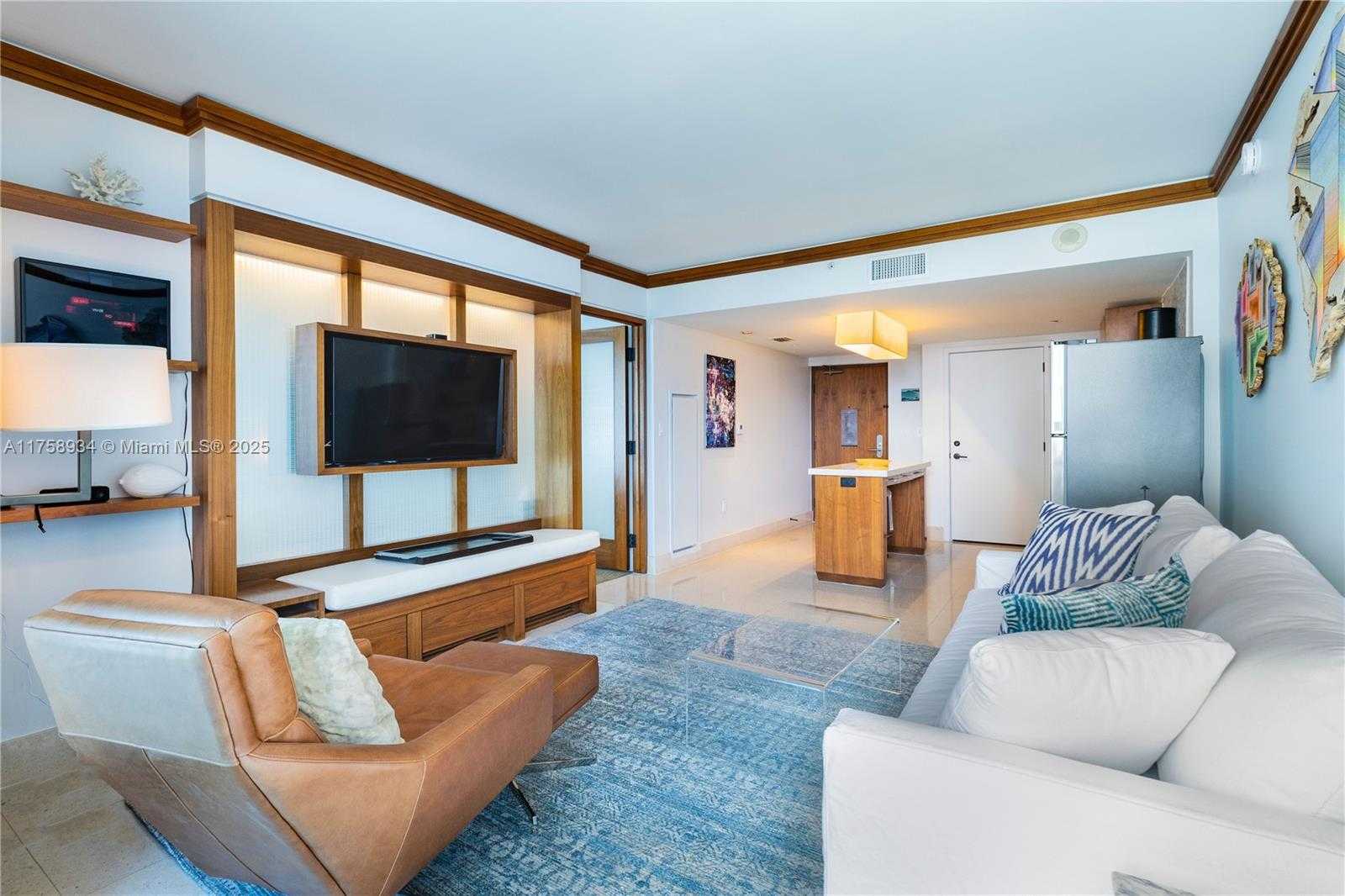 Small Image of 6801 COLLINS AVE #610 DOOR #612, Miami Beach Number 8