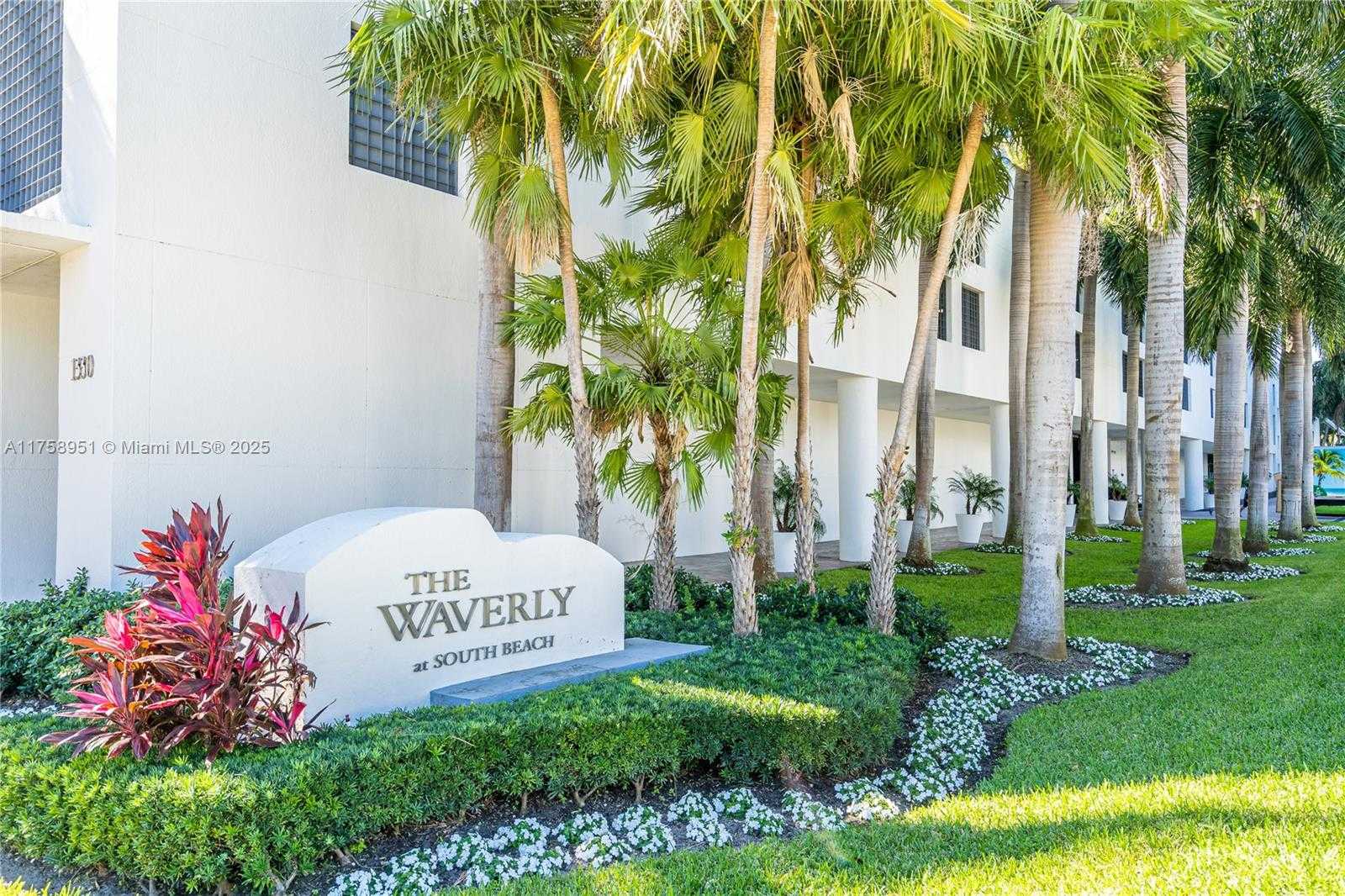 Small Image of 1330 WEST AVE #1006, Miami Beach Number 2