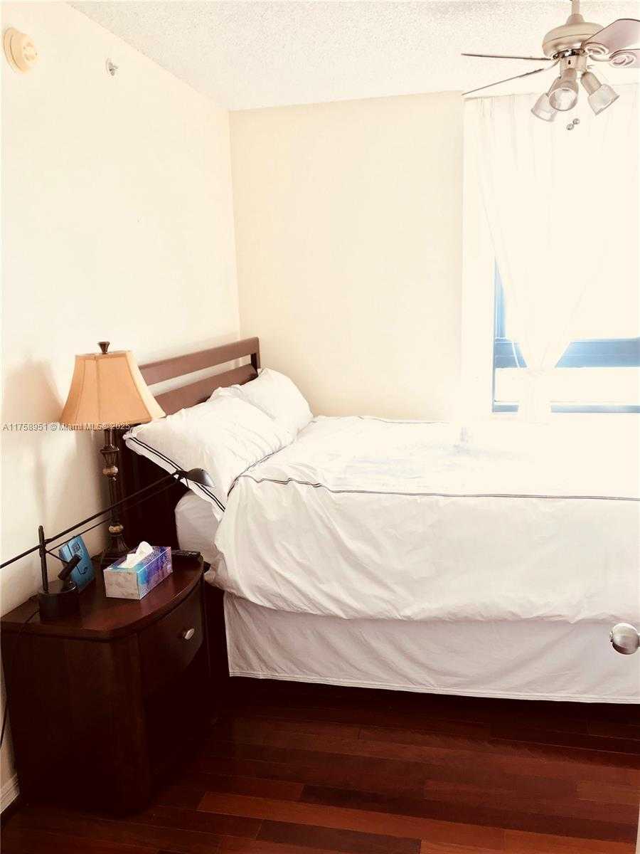 Small Image of 1330 WEST AVE #1006, Miami Beach Number 8