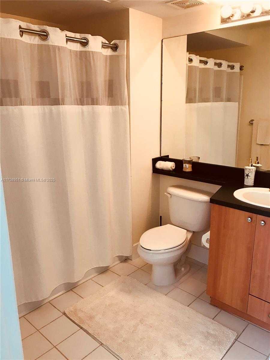 Small Image of 1330 WEST AVE #1006, Miami Beach Number 9
