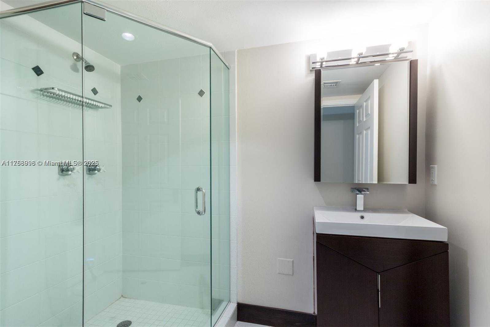Small Image of 2951 SOUTH BAYSHORE DR #1008, Miami Number 11