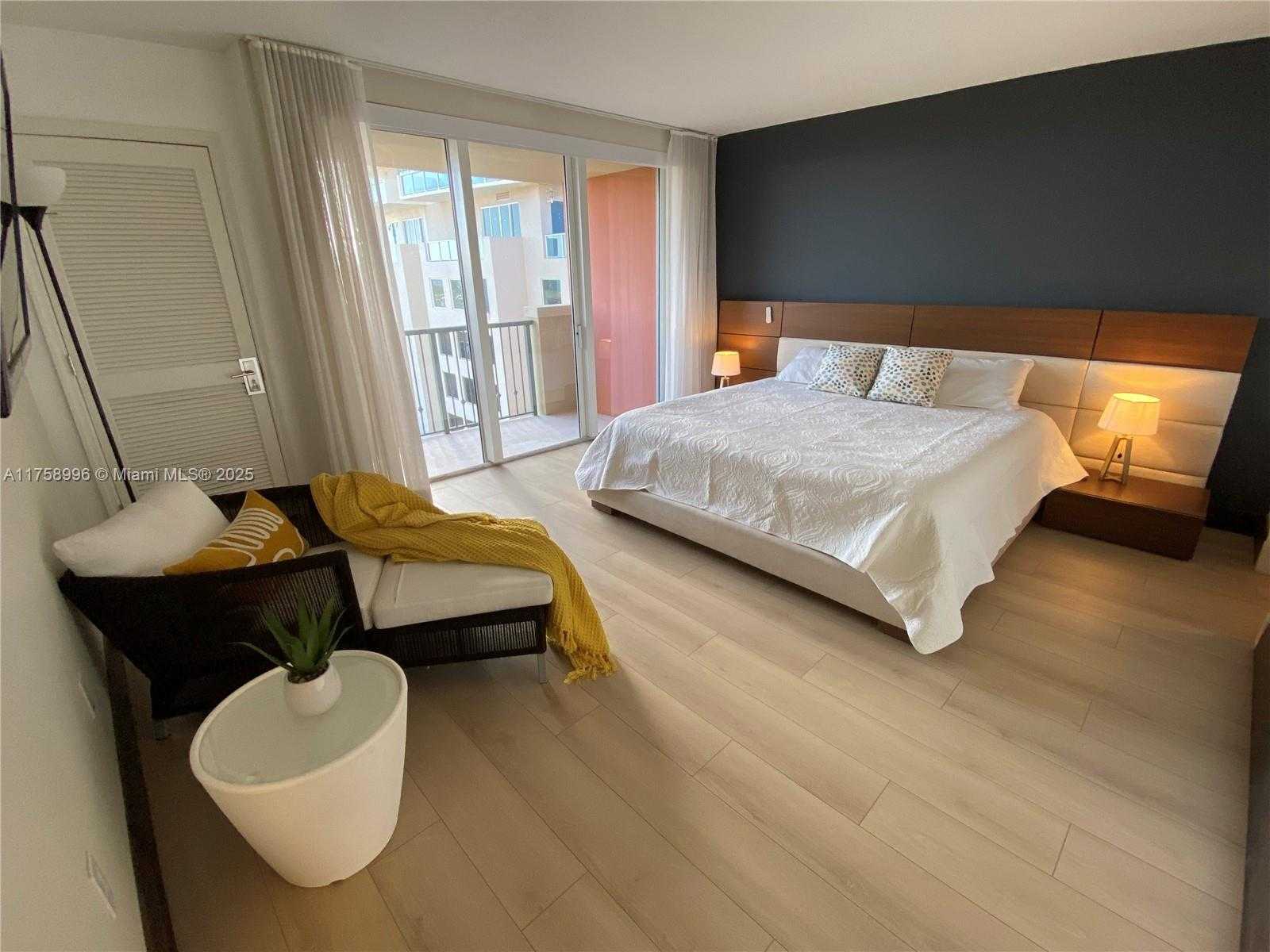 Small Image of 2951 SOUTH BAYSHORE DR #1008, Miami Number 12