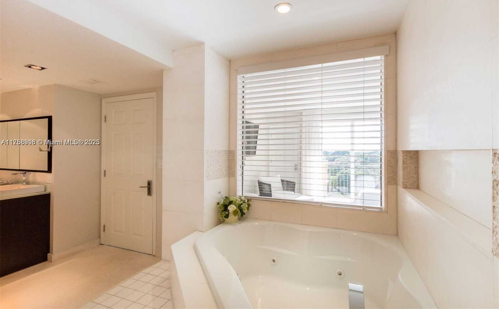 Small Image of 2951 SOUTH BAYSHORE DR #1008, Miami Number 14