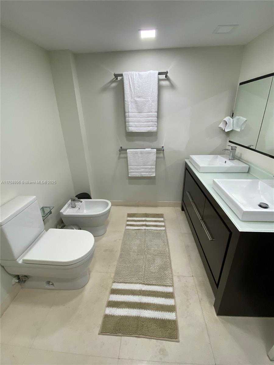 Small Image of 2951 SOUTH BAYSHORE DR #1008, Miami Number 15