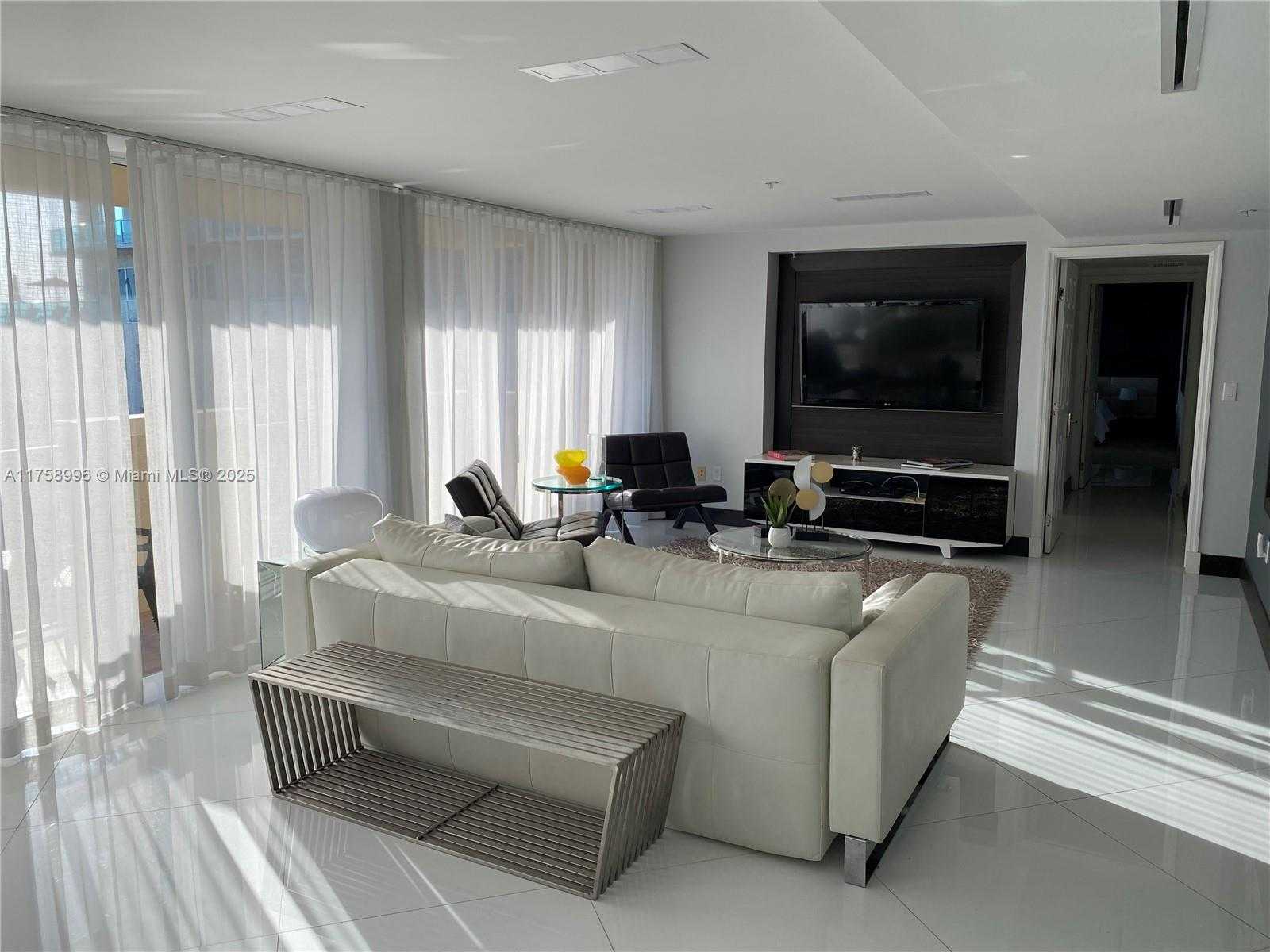 Small Image of 2951 SOUTH BAYSHORE DR #1008, Miami Number 2