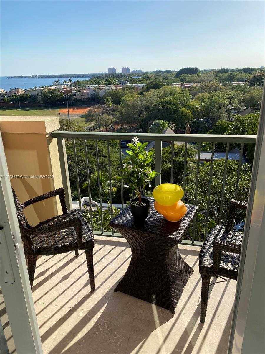 Small Image of 2951 SOUTH BAYSHORE DR #1008, Miami Number 3