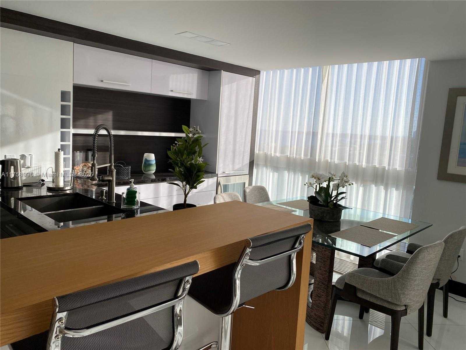Small Image of 2951 SOUTH BAYSHORE DR #1008, Miami Number 5