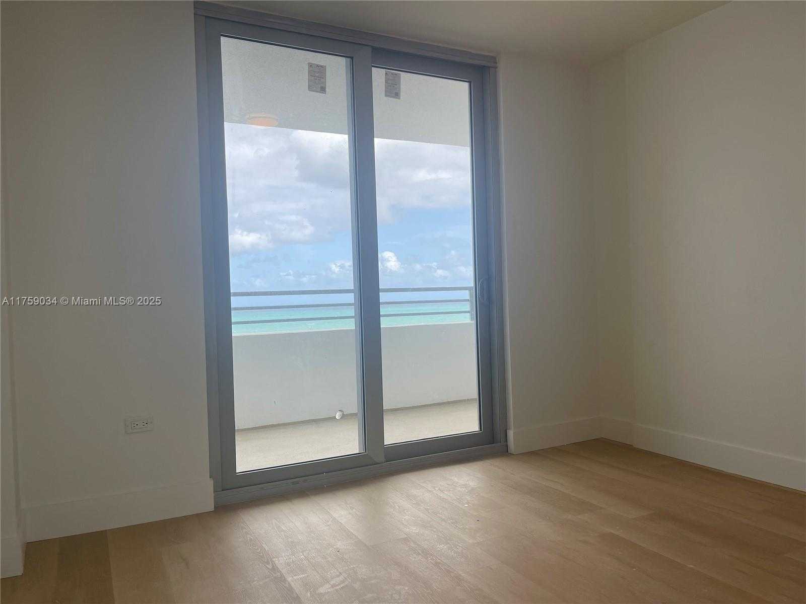 Small Image of 5555 COLLINS AVE #16K, Miami Beach Number 11