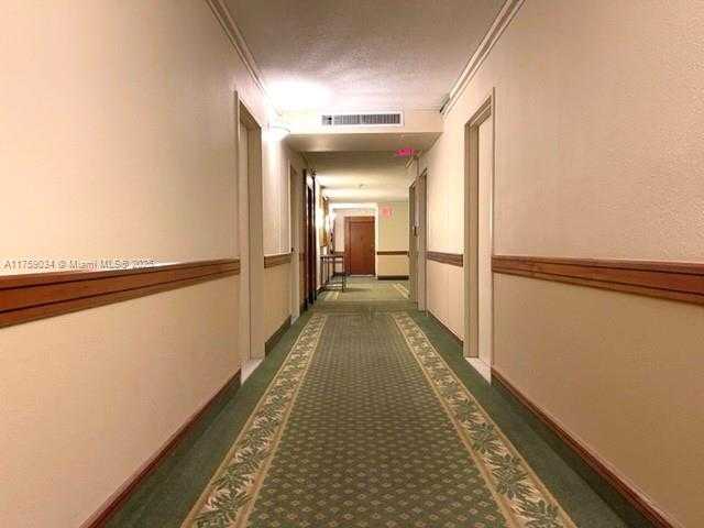 Small Image of 5555 COLLINS AVE #16K, Miami Beach Number 14