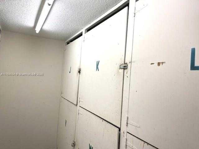 Small Image of 5555 COLLINS AVE #16K, Miami Beach Number 22