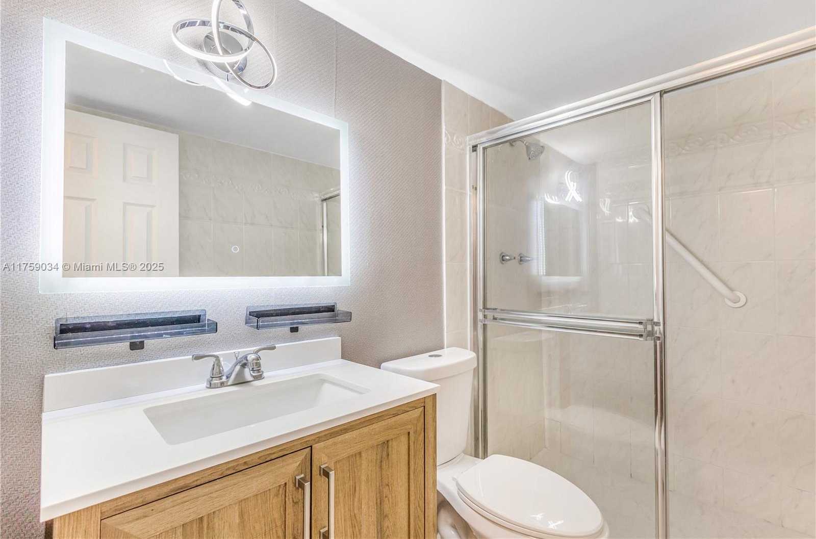 Small Image of 5555 COLLINS AVE #16K, Miami Beach Number 26