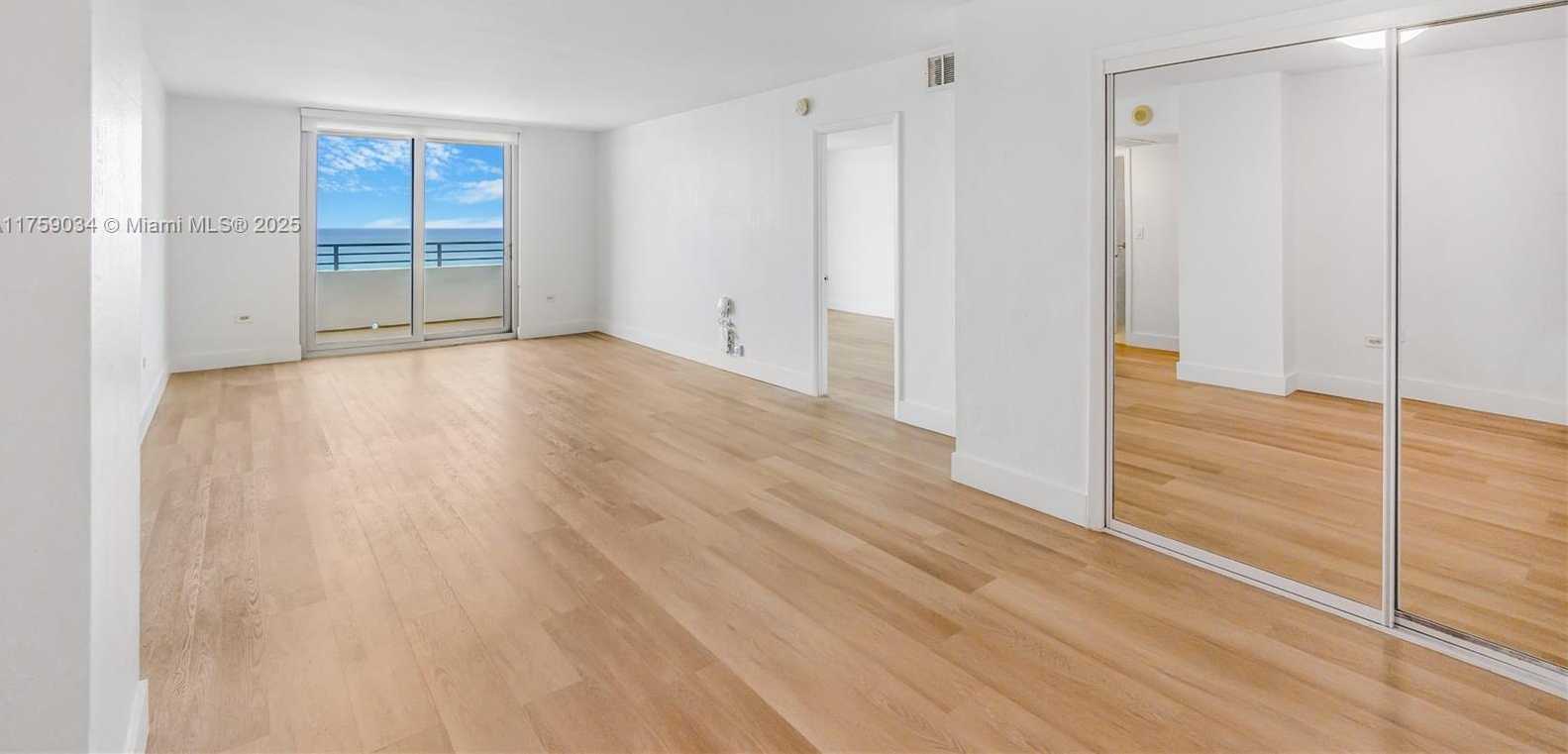 Small Image of 5555 COLLINS AVE #16K, Miami Beach Number 27