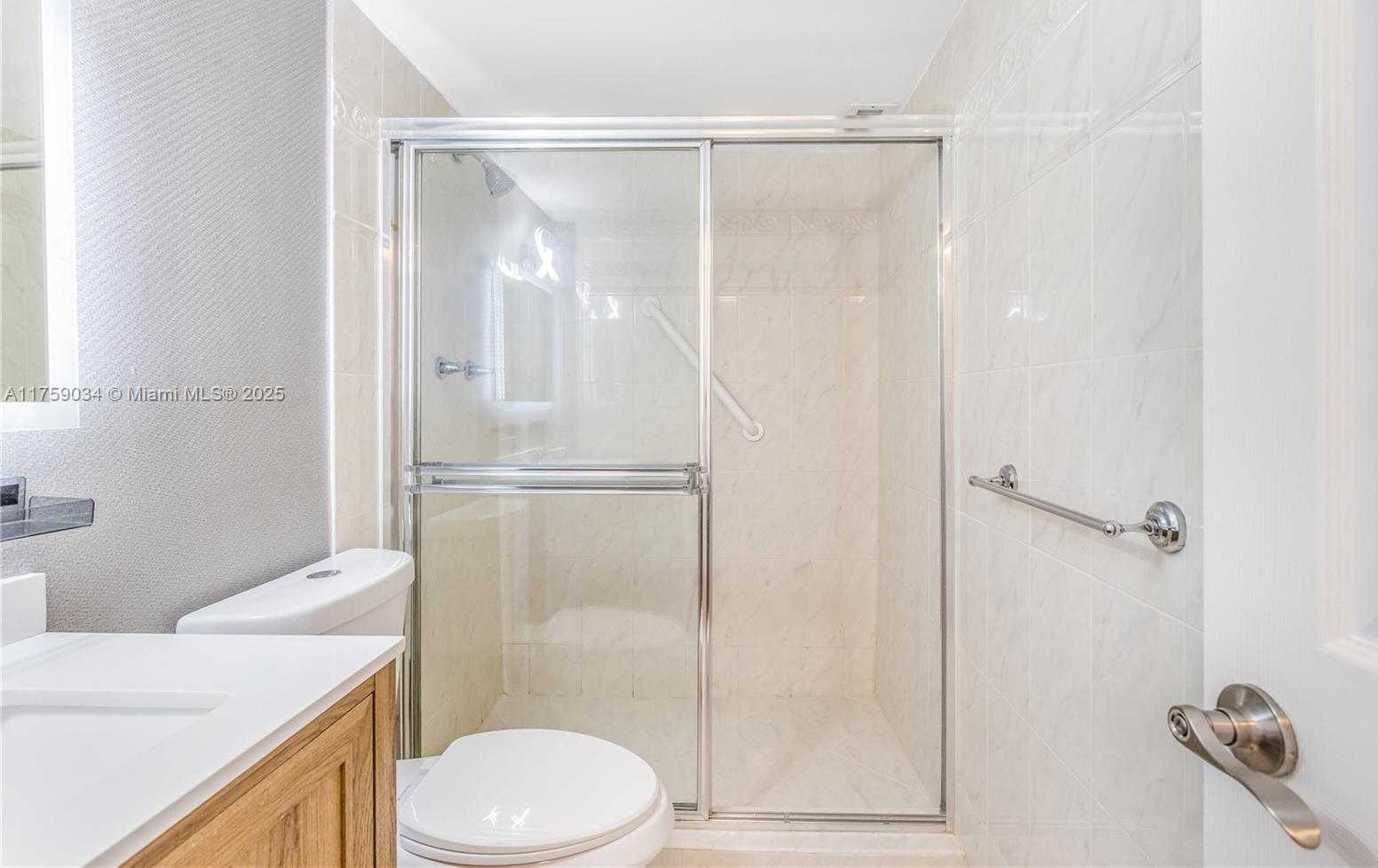 Small Image of 5555 COLLINS AVE #16K, Miami Beach Number 29