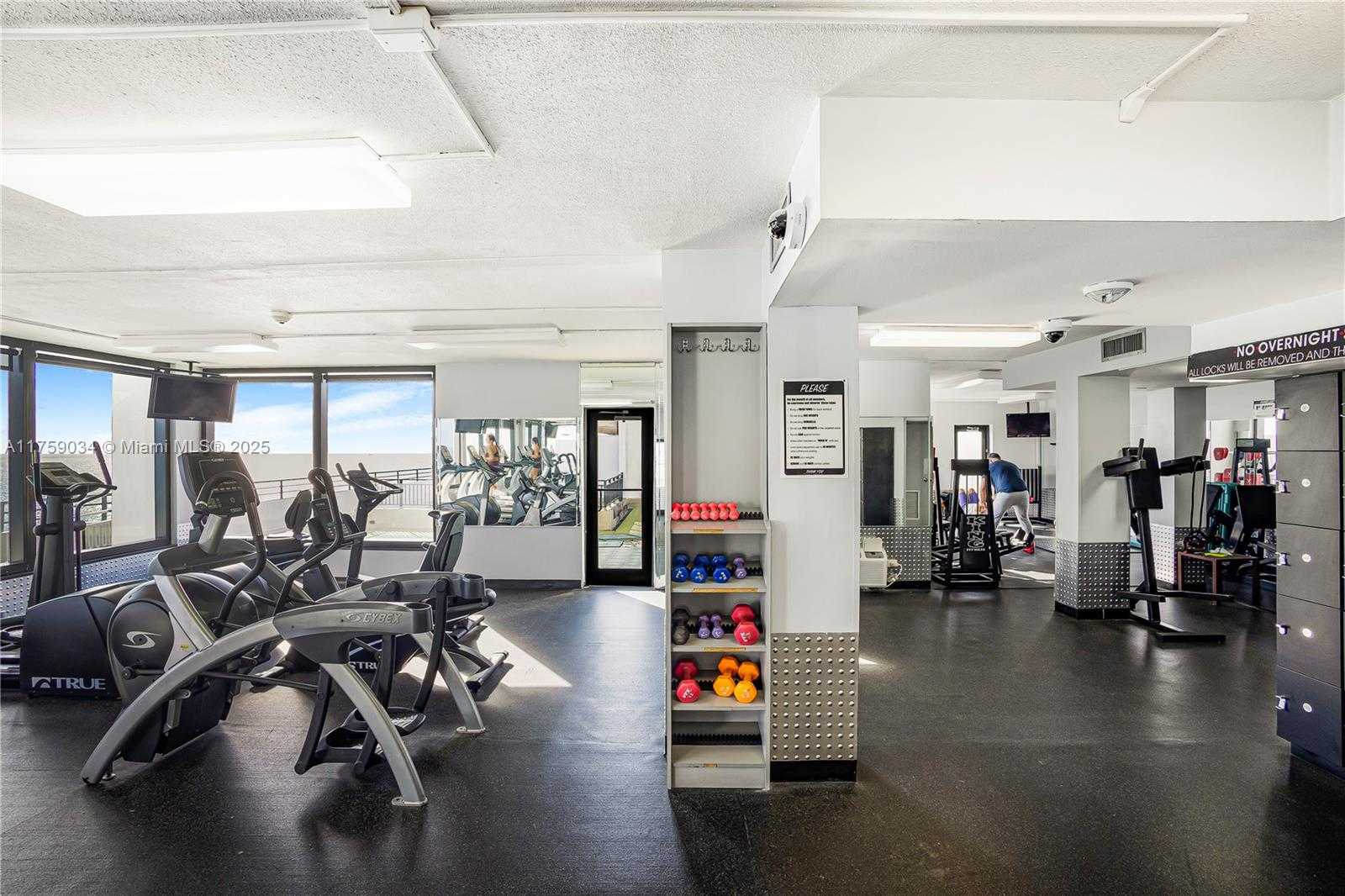 Small Image of 5555 COLLINS AVE #16K, Miami Beach Number 38