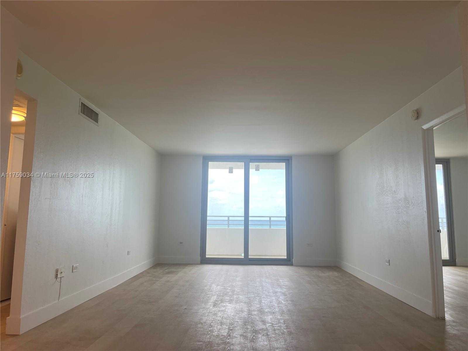 Small Image of 5555 COLLINS AVE #16K, Miami Beach Number 4
