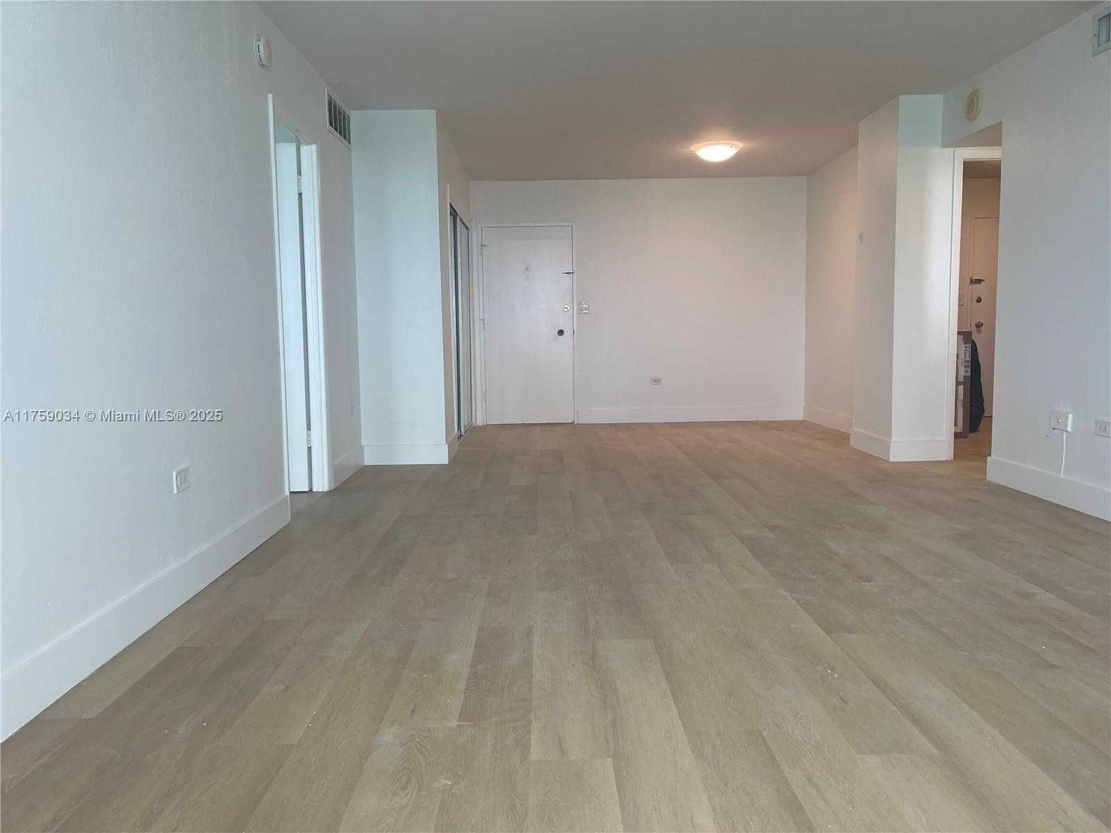 Small Image of 5555 COLLINS AVE #16K, Miami Beach Number 5