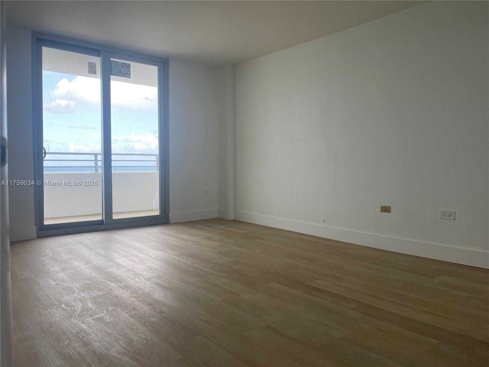 Small Image of 5555 COLLINS AVE #16K, Miami Beach Number 7