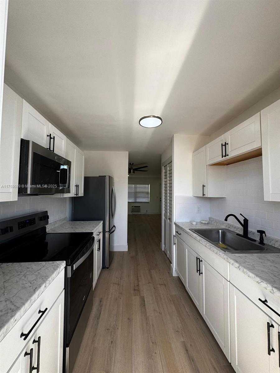 Small Image of 2649 VAN BUREN ST #1, Hollywood Number 19