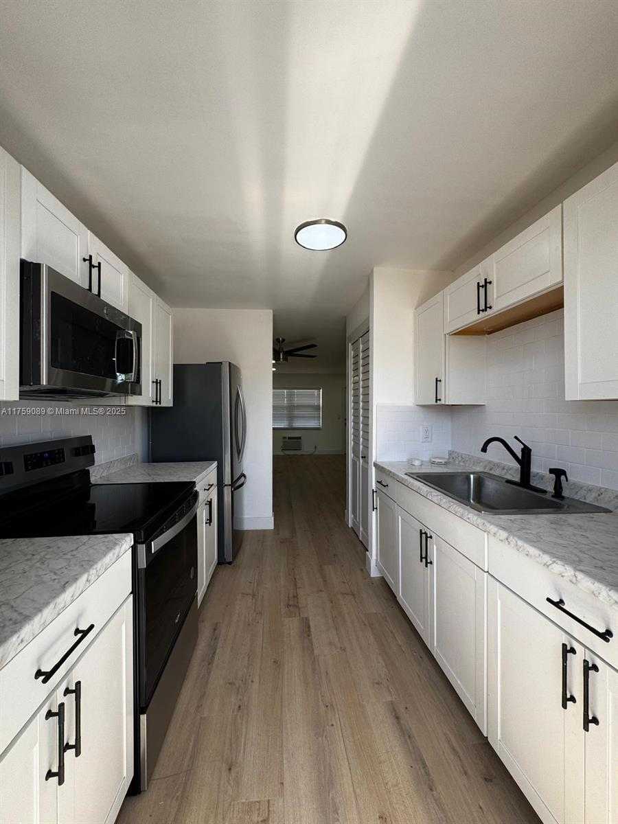 Small Image of 2649 VAN BUREN ST #1, Hollywood Number 9