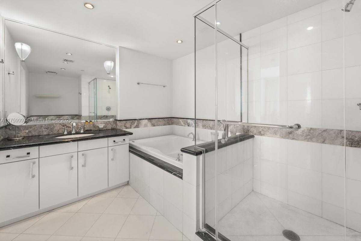 Small Image of 540 WEST AVE #2314, Miami Beach Number 13
