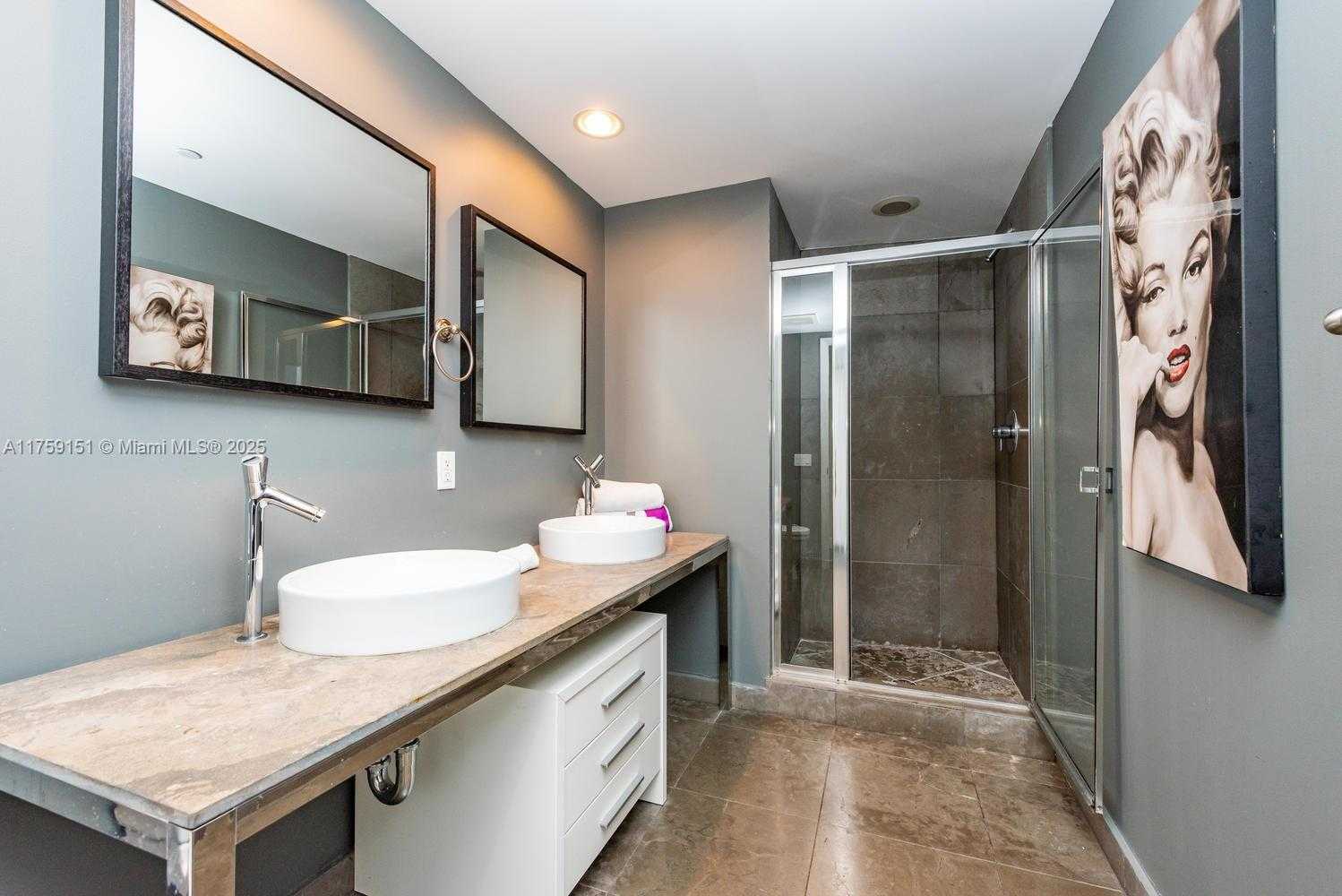 Small Image of 485 BRICKELL AVE #2302, Miami Number 10