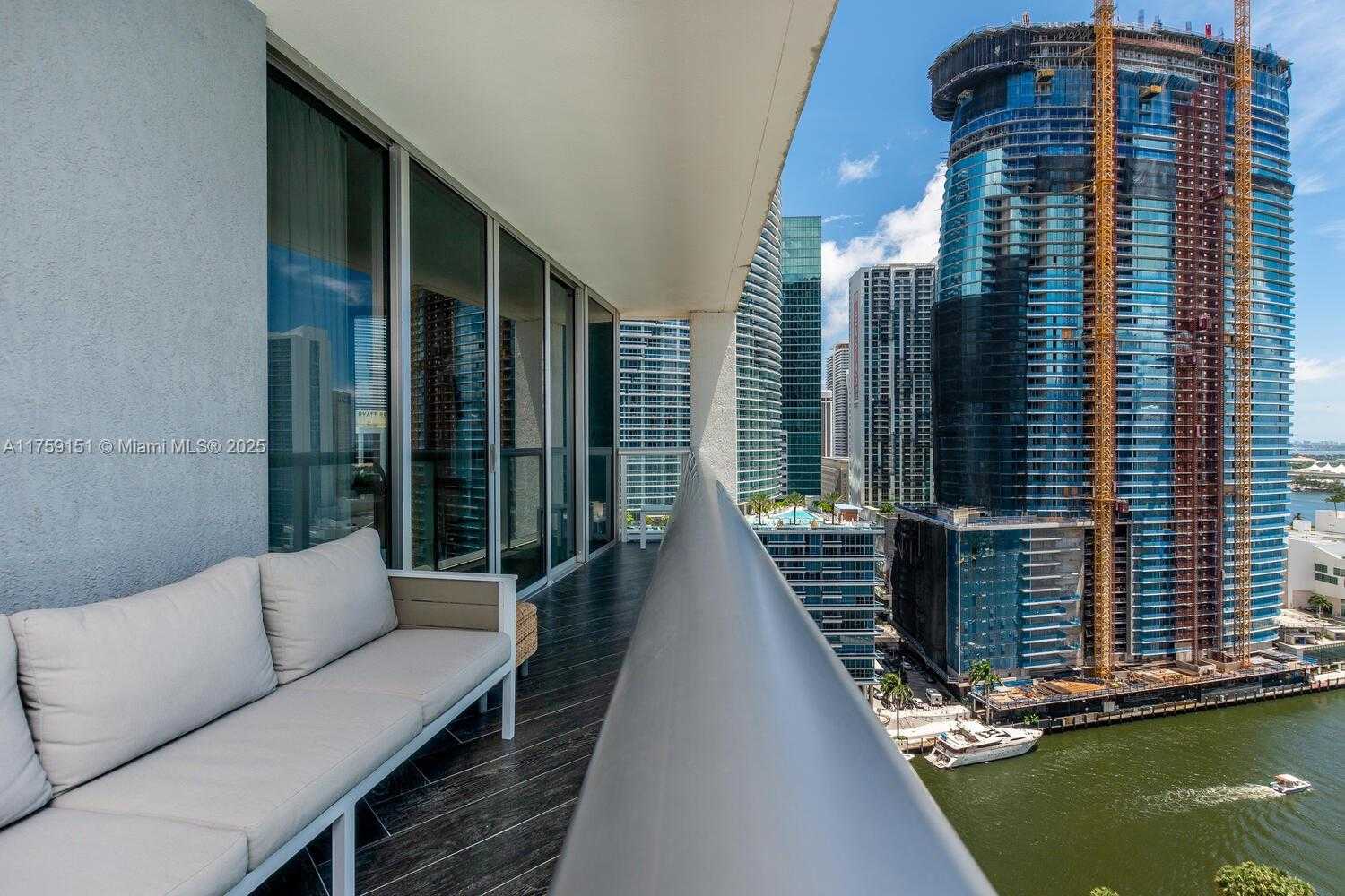 Small Image of 485 BRICKELL AVE #2302, Miami Number 13