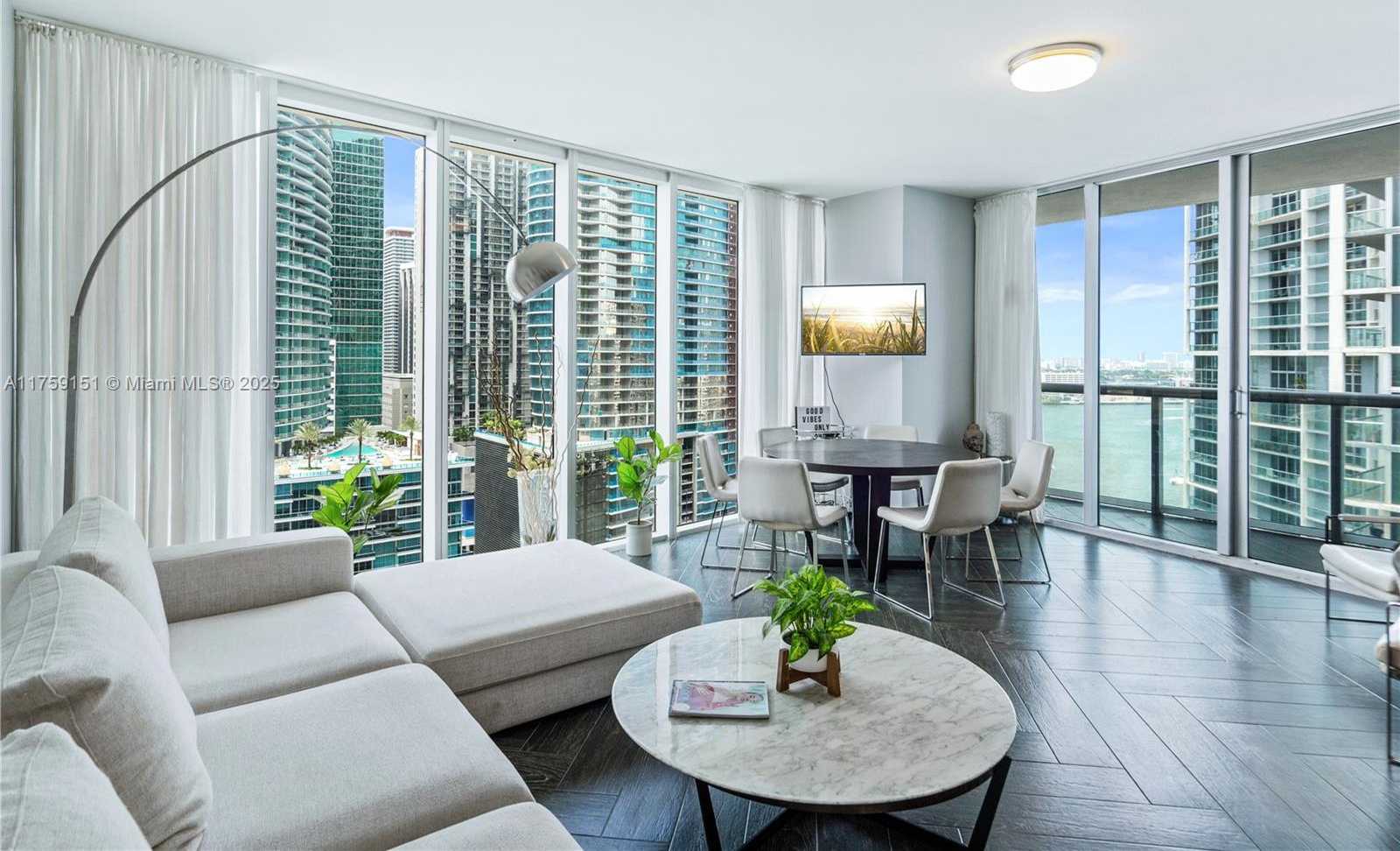 Small Image of 485 BRICKELL AVE #2302, Miami Number 2