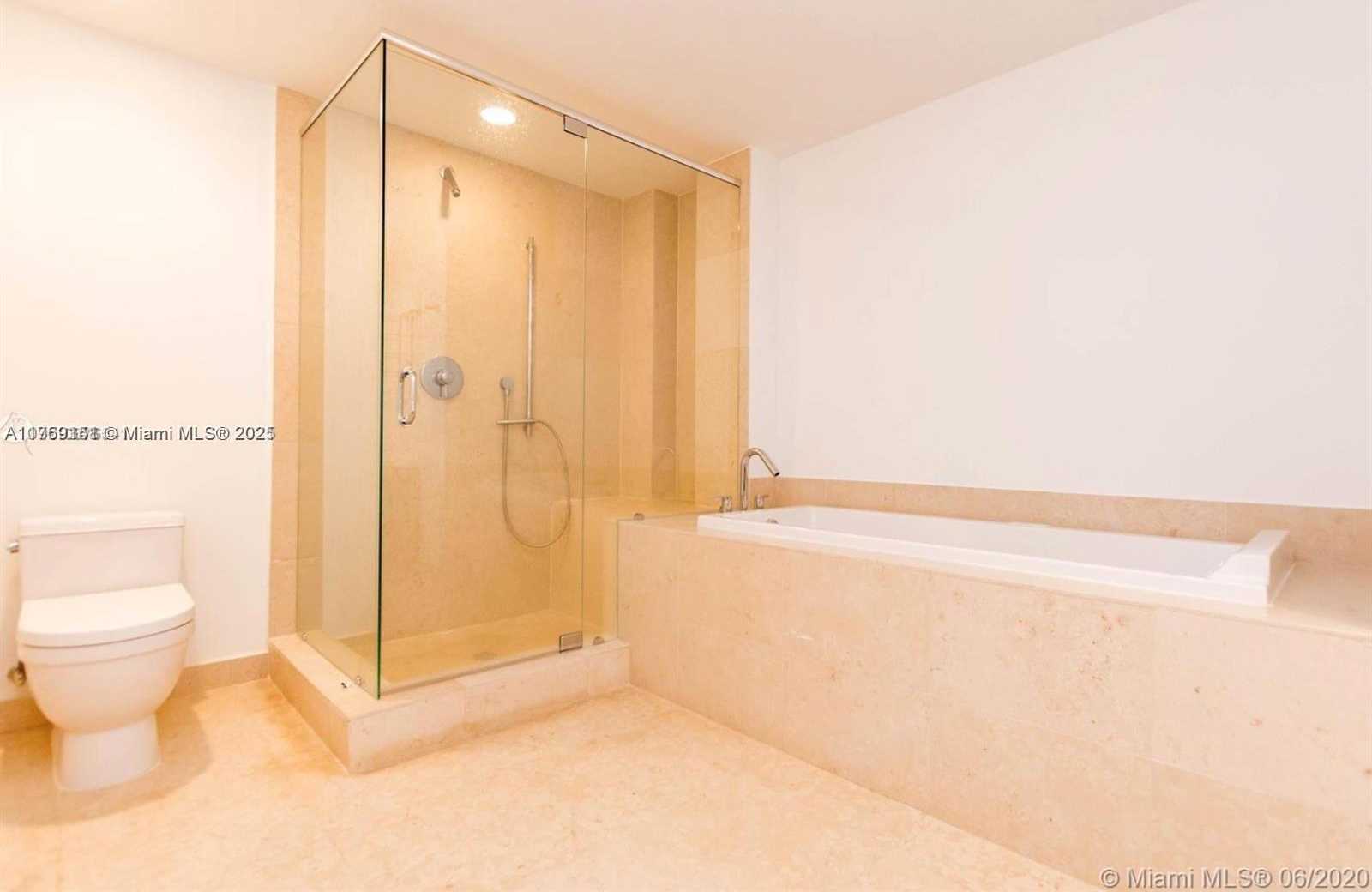 Small Image of 485 BRICKELL AVE #2302, Miami Number 27