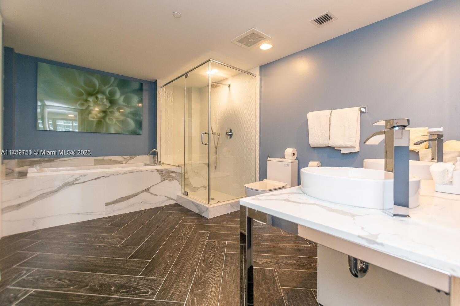 Small Image of 485 BRICKELL AVE #2302, Miami Number 29