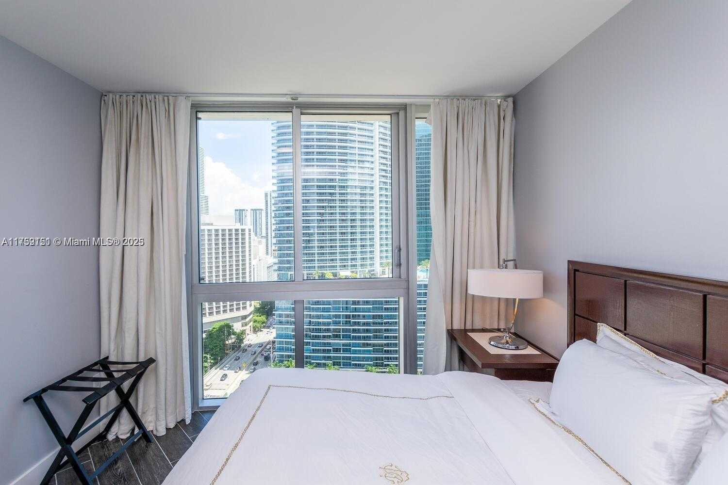 Small Image of 485 BRICKELL AVE #2302, Miami Number 31