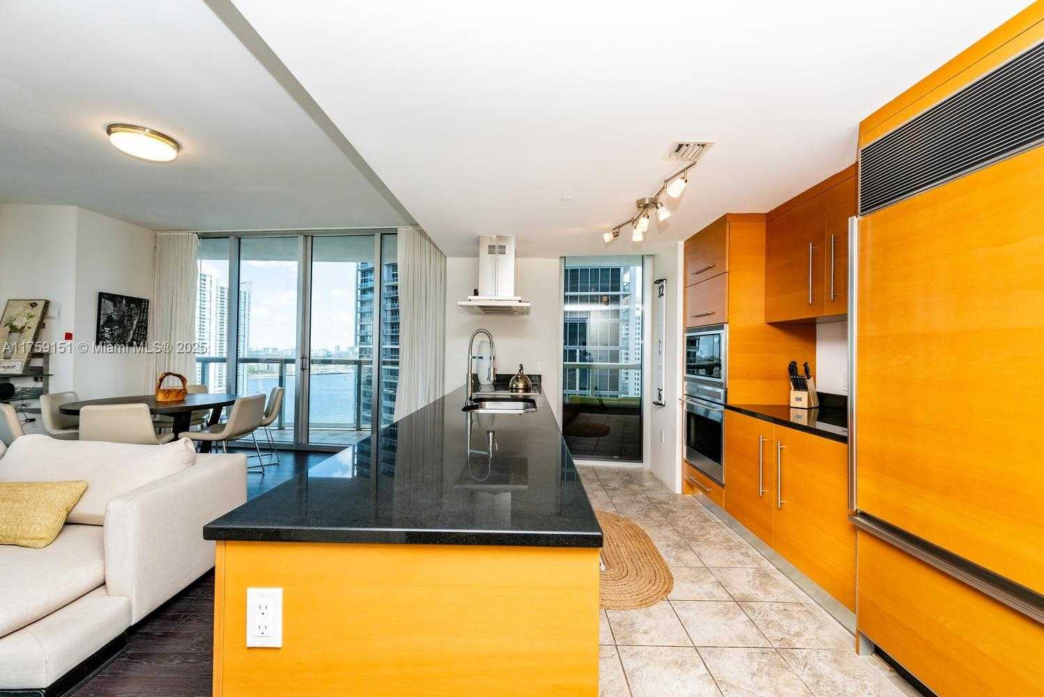 Small Image of 485 BRICKELL AVE #2302, Miami Number 6