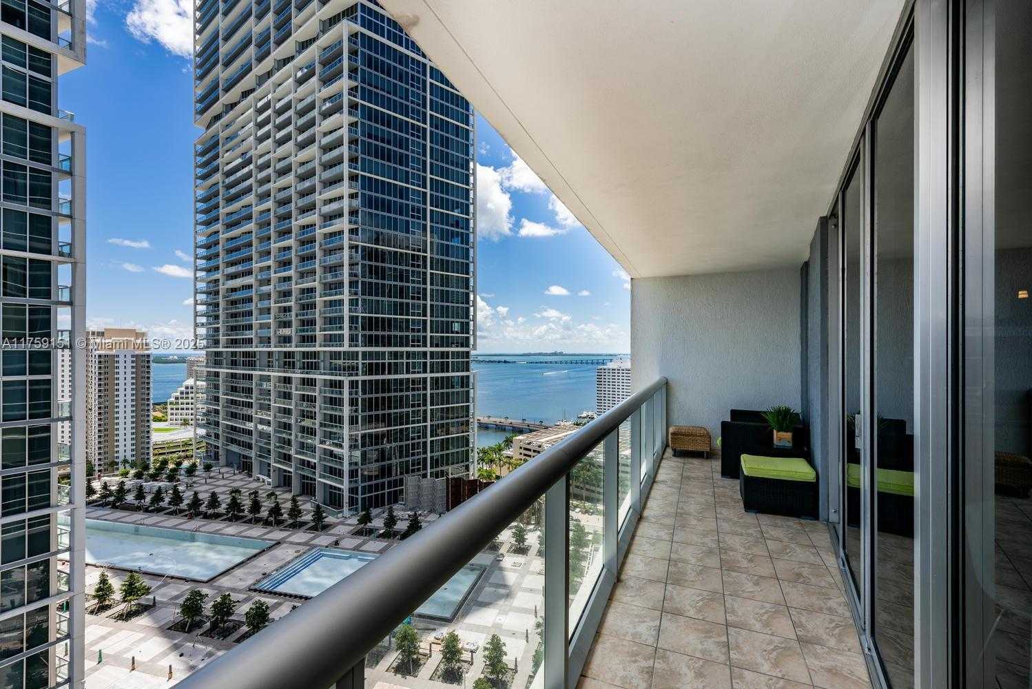 Small Image of 485 BRICKELL AVE #2302, Miami Number 8