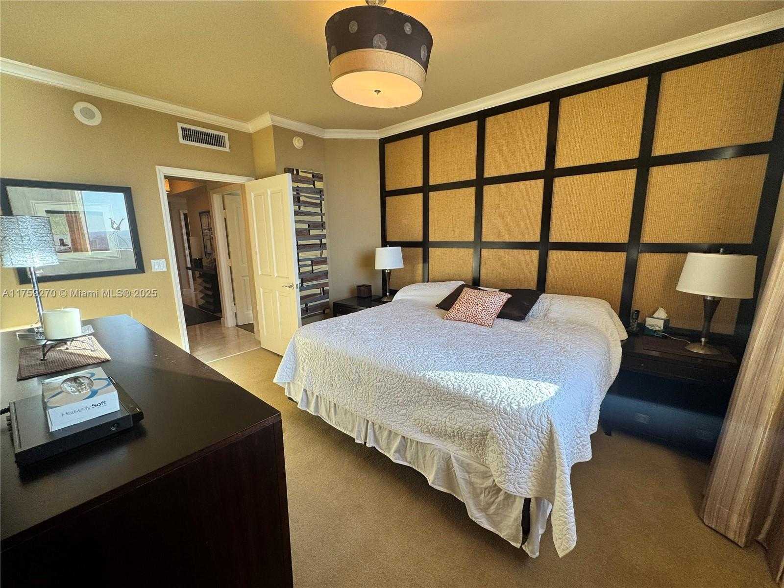 Small Image of 17875 COLLINS AVE #4306, Sunny Isles Beach Number 5