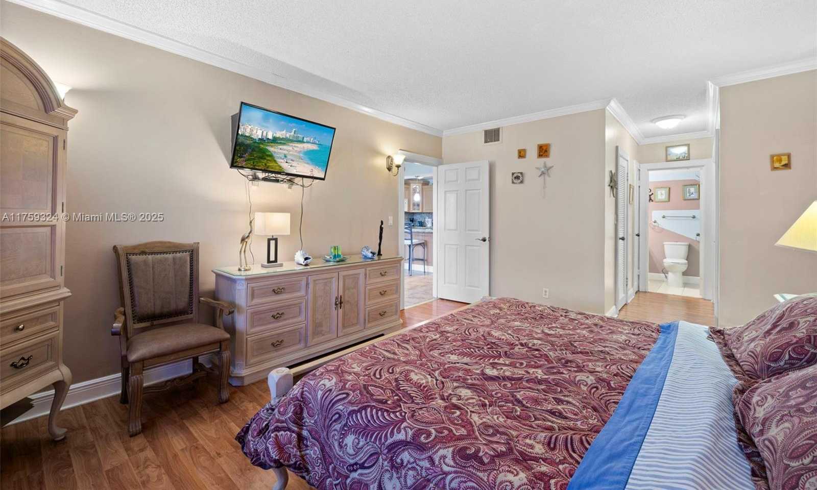 Small Image of 3725 SOUTH OCEAN DR #1021, Hollywood Number 21